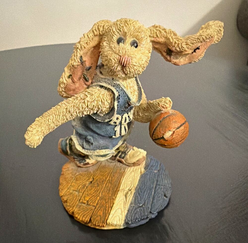 Boyds Bears & Friends Buzz Rabbit Basketball Figurine 1997 Resin